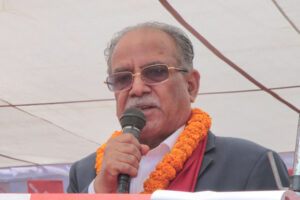 मध्यपहाडी लोकयात्रामा माओवादीः ओलीकै शैलीमा प्रचण्डले गरे डडेलधुराबाट देउवालाई फोन