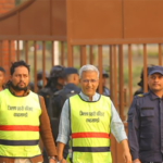 हत्कडीसहित लगियो रविन्द्र मिश्रलाई सरकारी वकिलको कार्यालयमा