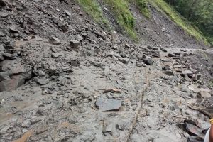 बाढीपहिरोले प्रमुख दश राजमार्ग पूर्ण रूपमा अवरुद्ध